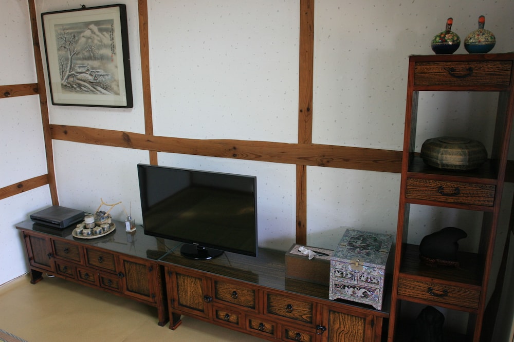 Yi Jin-rae's Historic House