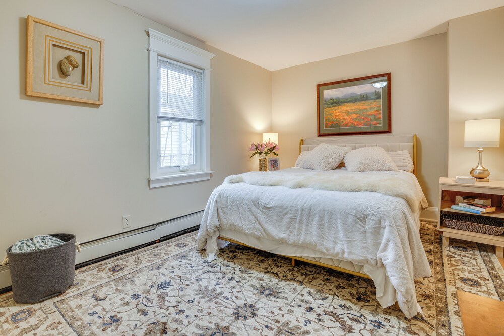< 1 Mi to Xcel Energy Center: Walkable Hideaway!