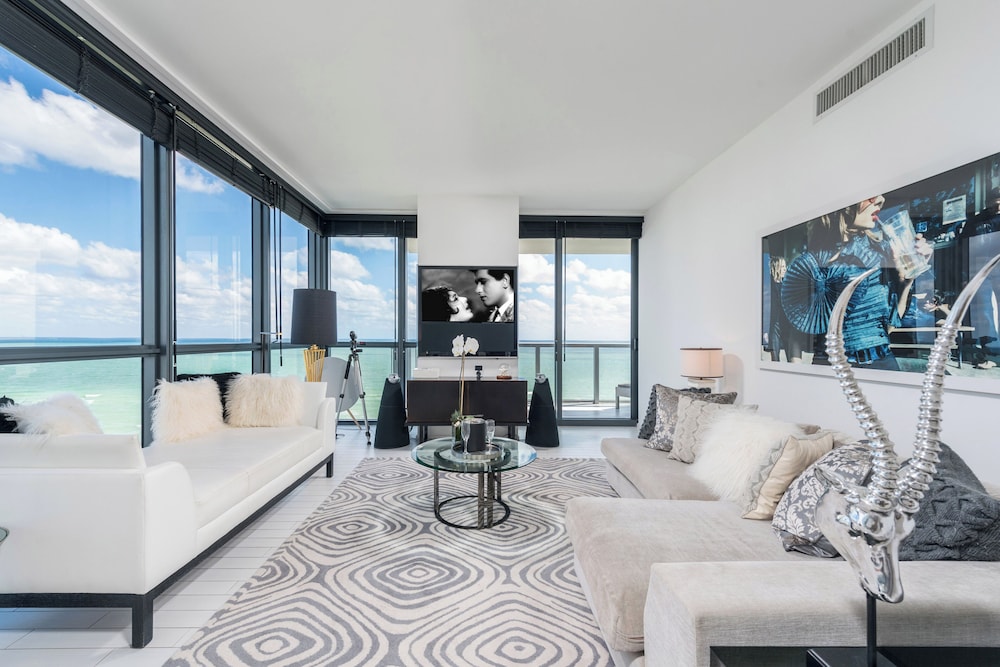 Luxury Vacation Rentals in South Beach by LRMB