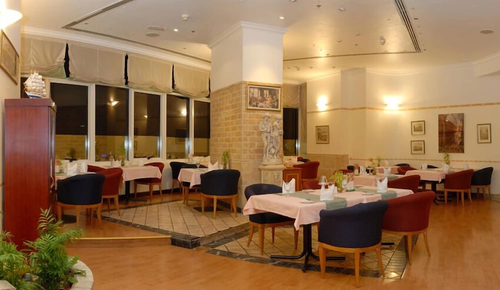 Abu Dhabi Vacations - Grand Continental Hotel - Property Image 7