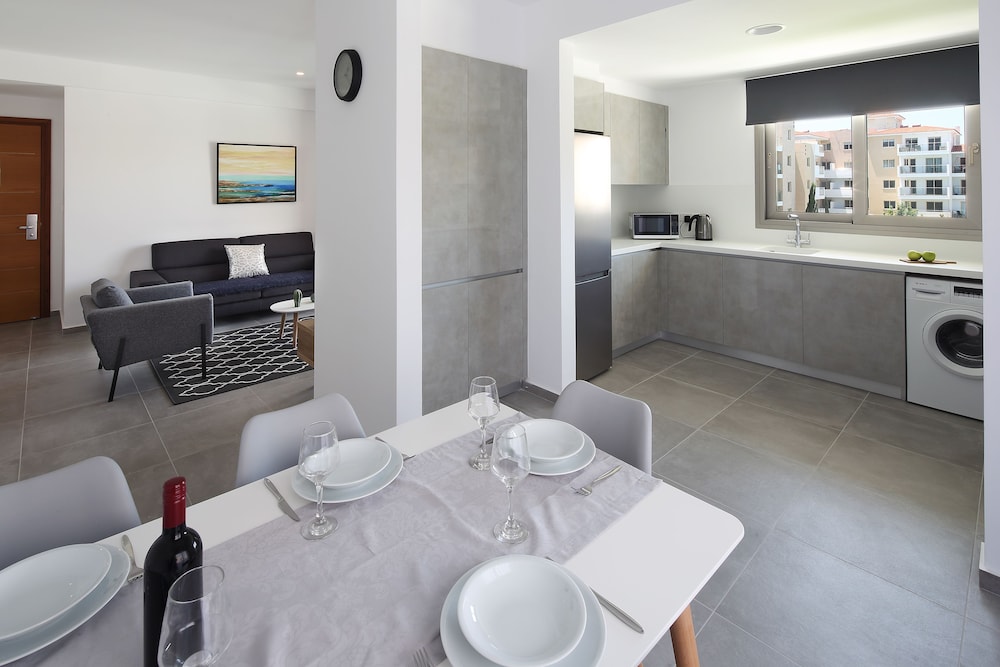 Paphos Vacations - Elysia Park - Property Image 30