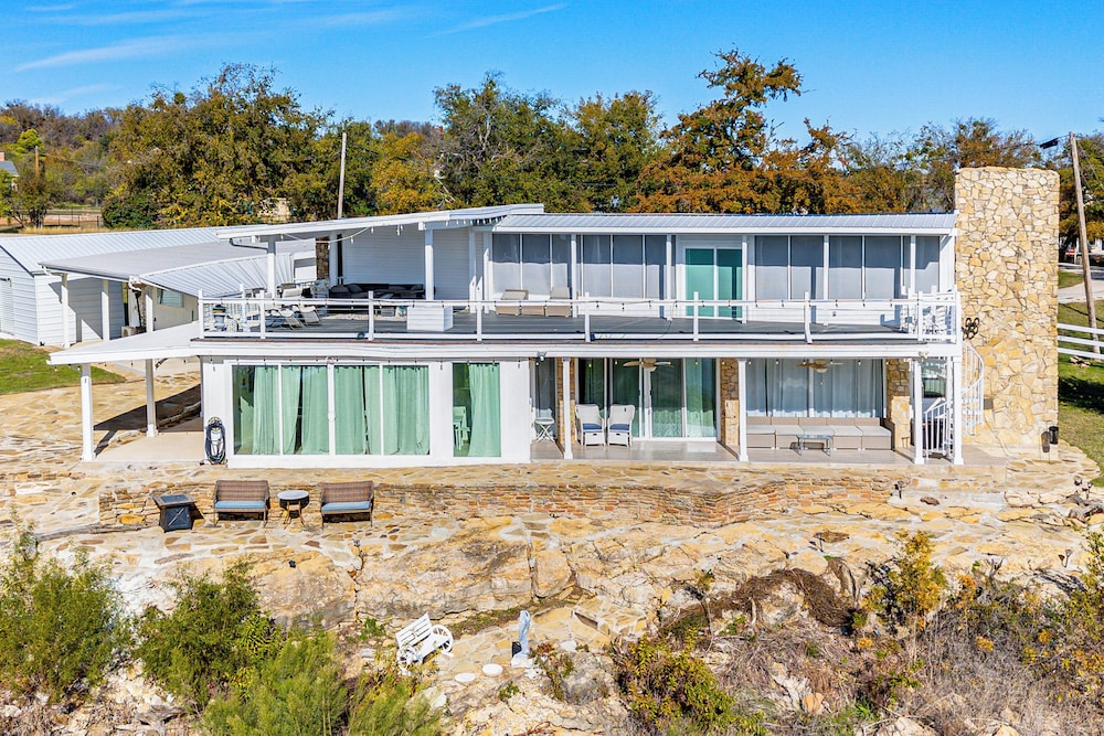 Lakefront Runaway Bay Retreat w/ Private Dock