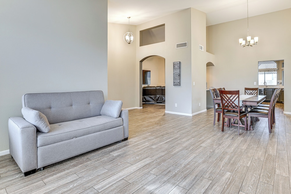 Fenced Backyard Oasis: Pet-friendly Avondale Home