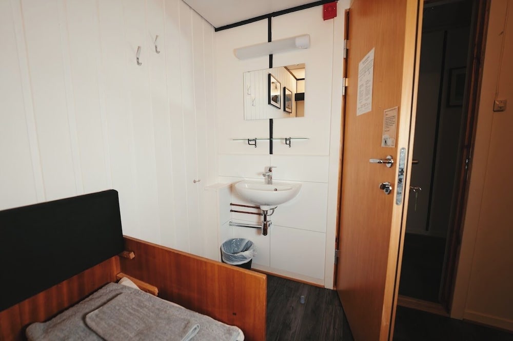 Gjestehuset 102 - your home away from home!