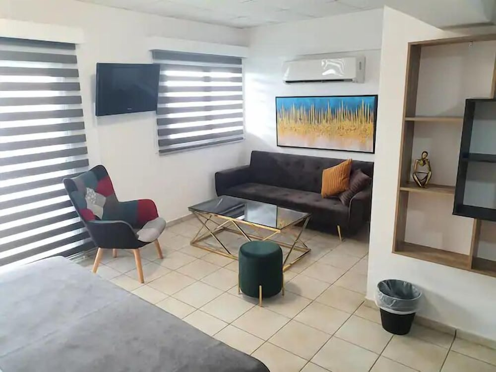 LARNACA BAY SUITES
