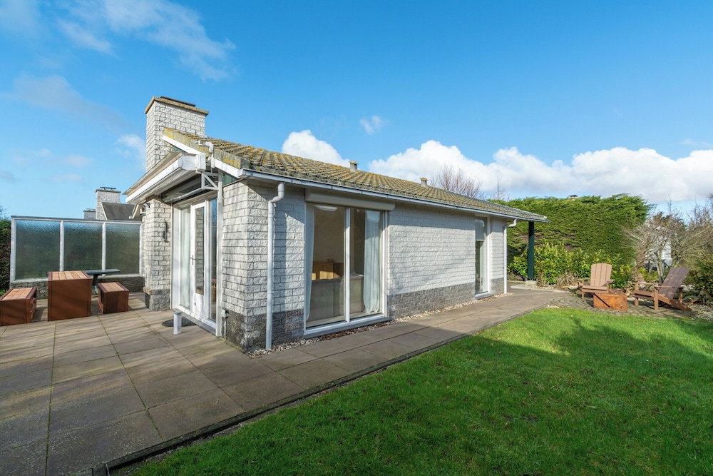 Holiday Home in Park De Watersnip Near Beach
