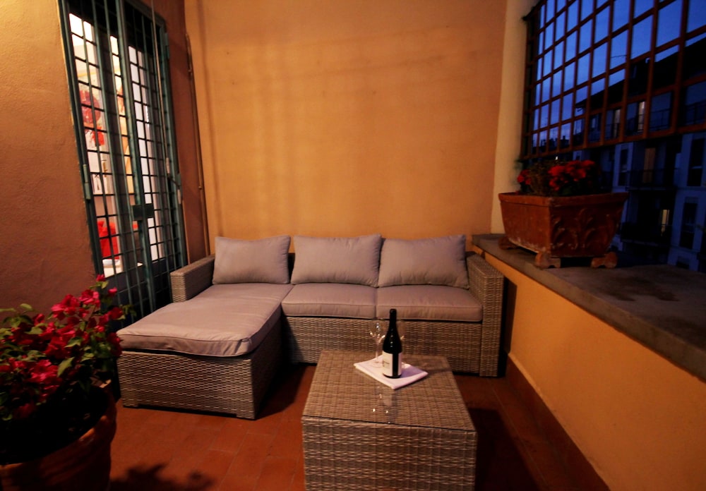 Wonder Romantic Terrace
