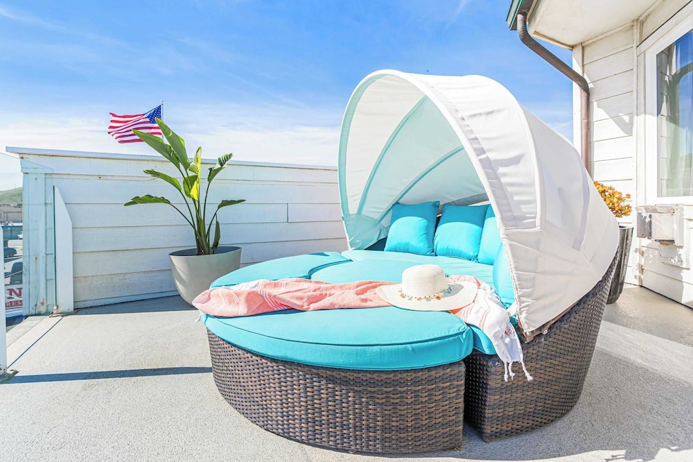 4 Cayucos Bungalows Steps to Beach, Sleeps 16, Pet Friendly