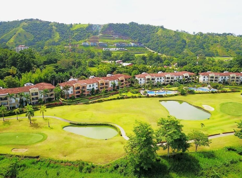 CR Luxury Del Mar 2Q 3 Bdrm