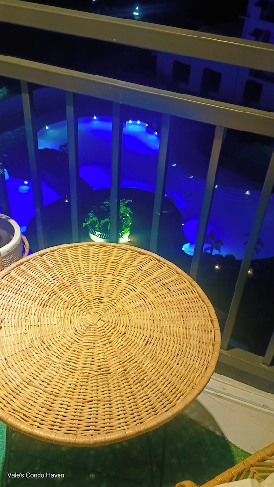 Modern Studio Poolside Balcony Near Mactan Airport