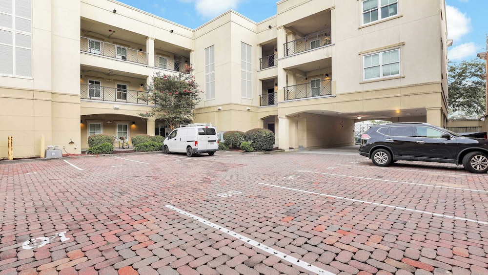 2 Suites Walkable Historic District Location The Juliette by Avantstay
