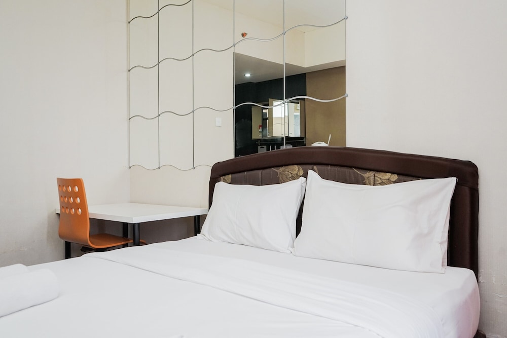 Comfy and Modern Studio at Serpong Greenview Apartment