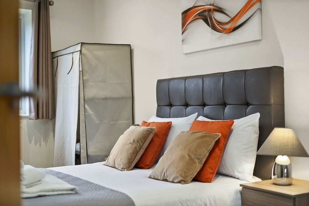 Heathrow Living Serviced Apartments by Ferndale