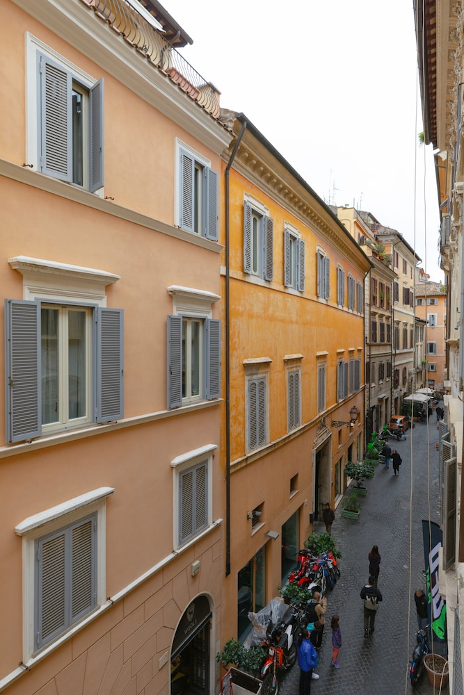 Piazza Navona 5 people - Savelli