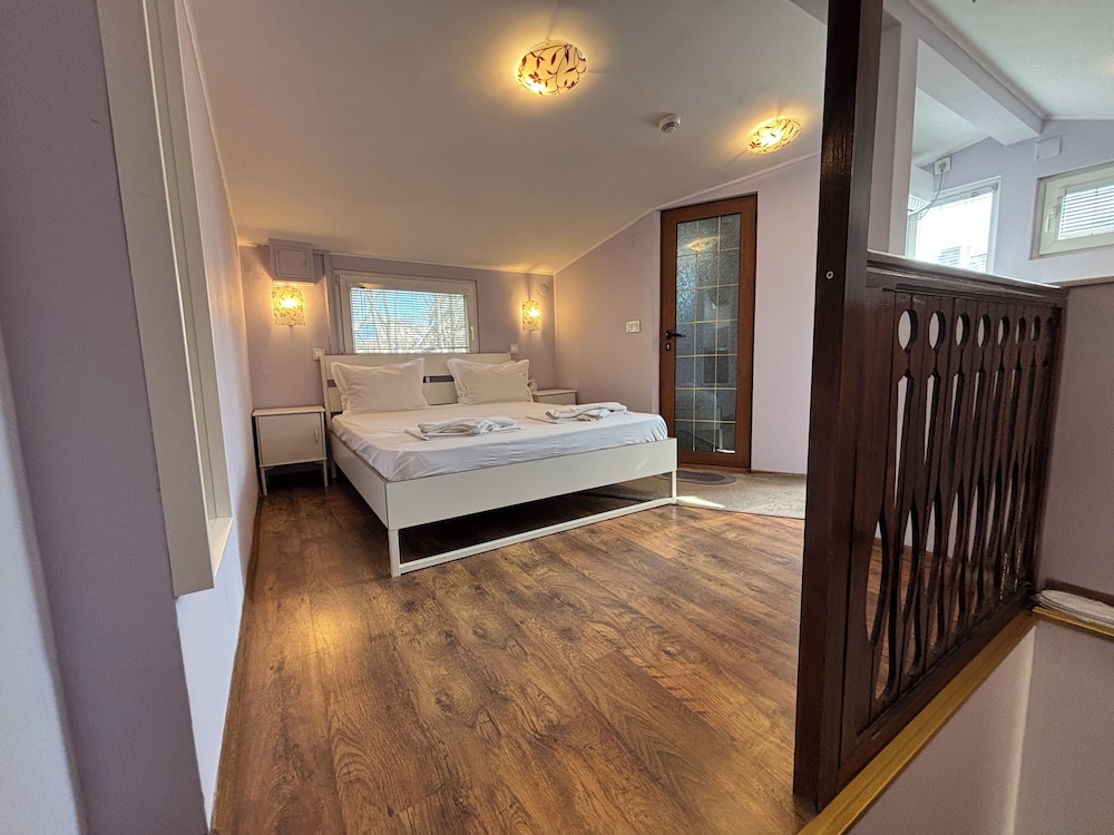 Lopera Guest House