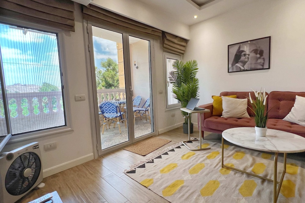 Xuru Stays I Spellbinding 2 BDR Apt. At The Giza Pyramid's Doorstep