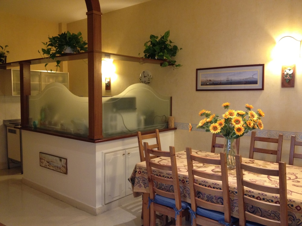 Bonapace Porta Nolana B&B