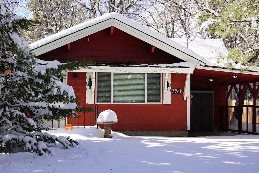 Cozy Red Cabin view 2