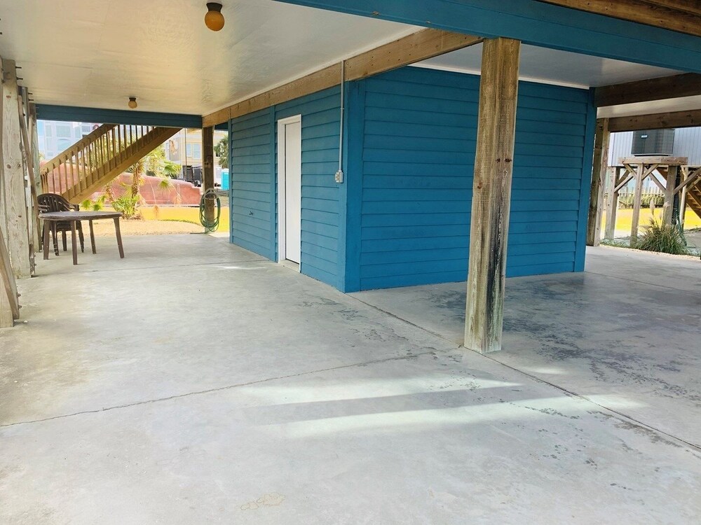 Tradewinds 4 Bedroom Home by RedAwning