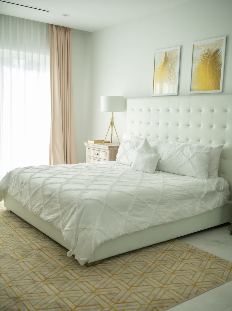 Two Bedroom Cable Beach Condo With Patio