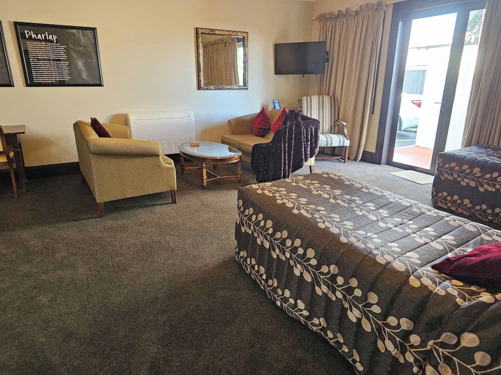 Gateway Motor Inn