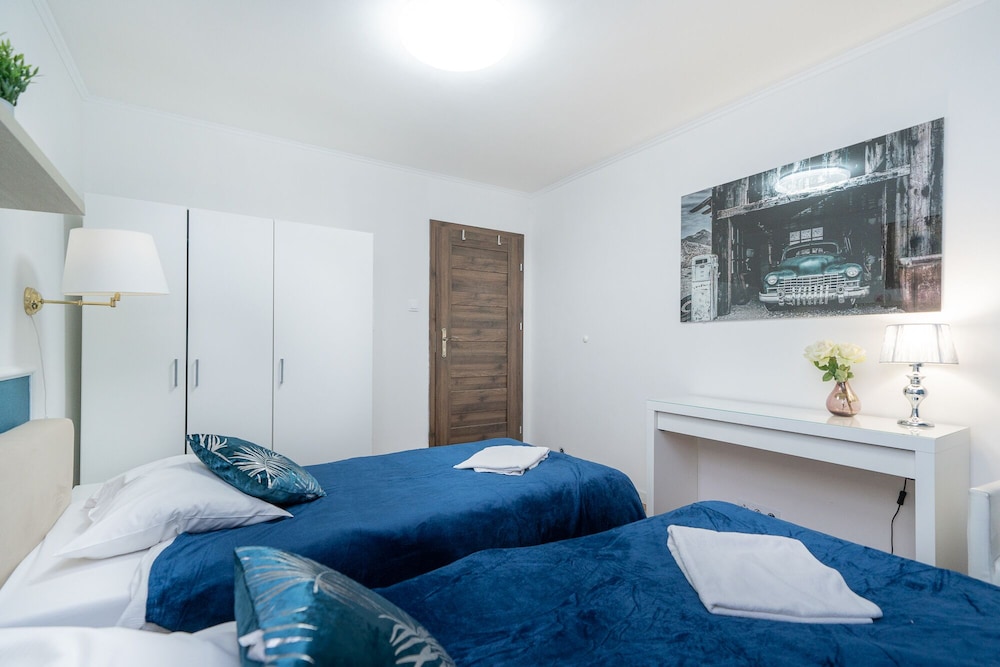 UNIT Short Rent Apartment by Warsaw Metro Station