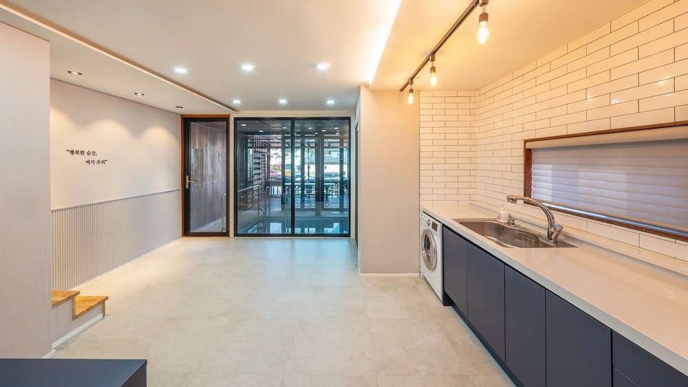 Gyeongju Jamjam Kids Pool Villa Pension