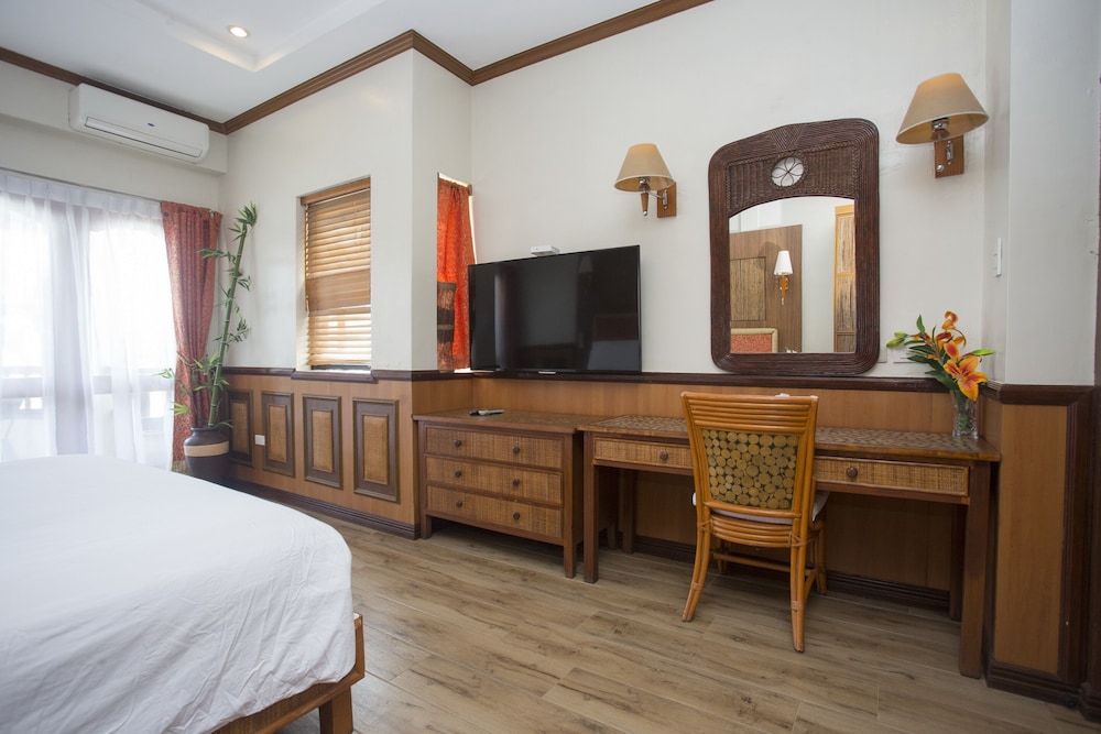 Red Coconut Beach Hotel