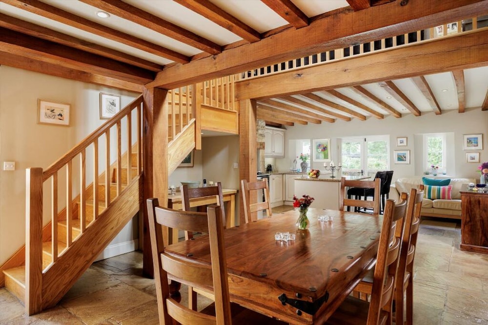 Fabulous Farmhouse in Hampshire