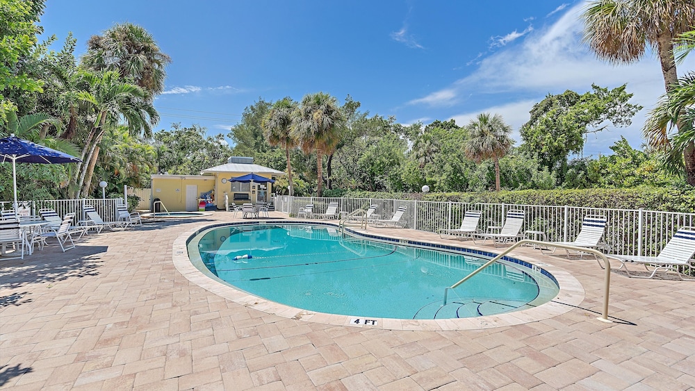 Beach Haven 2 Bedroom Condo