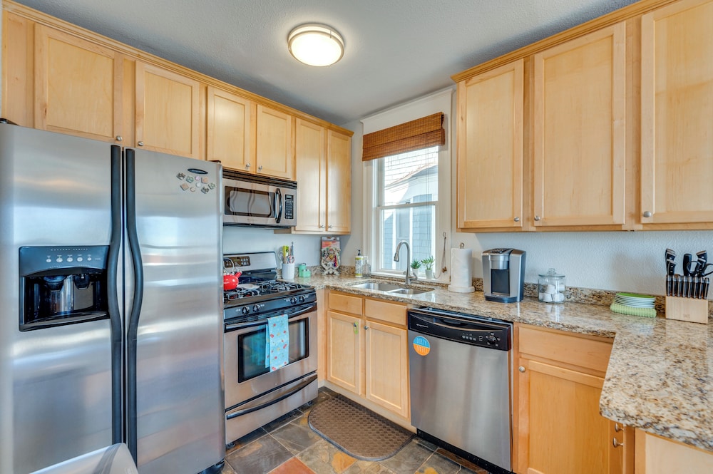 1 Mi to CU Boulder: Condo Near Pearl Street!