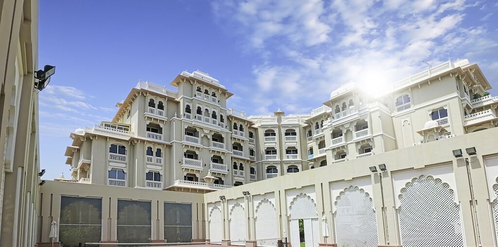 LUX The Grandeur Palm Garden View Suite