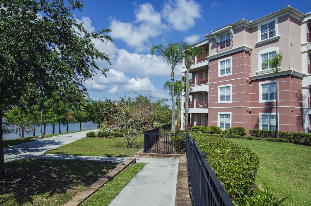 A Perfect Home for Your Family or Business! Just Steps From Convention Center 3br/3b #3vc024