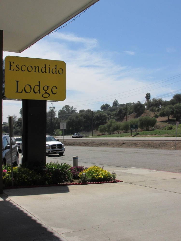 Escondido Lodge - Property Image 5