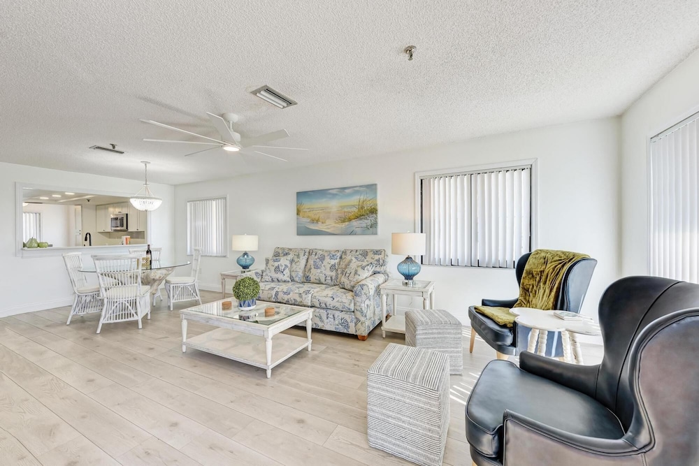 Absolute Paradise Ami-private Beach Access-water Views From Every Window-heated Pool- Walk To 14 Restaurants