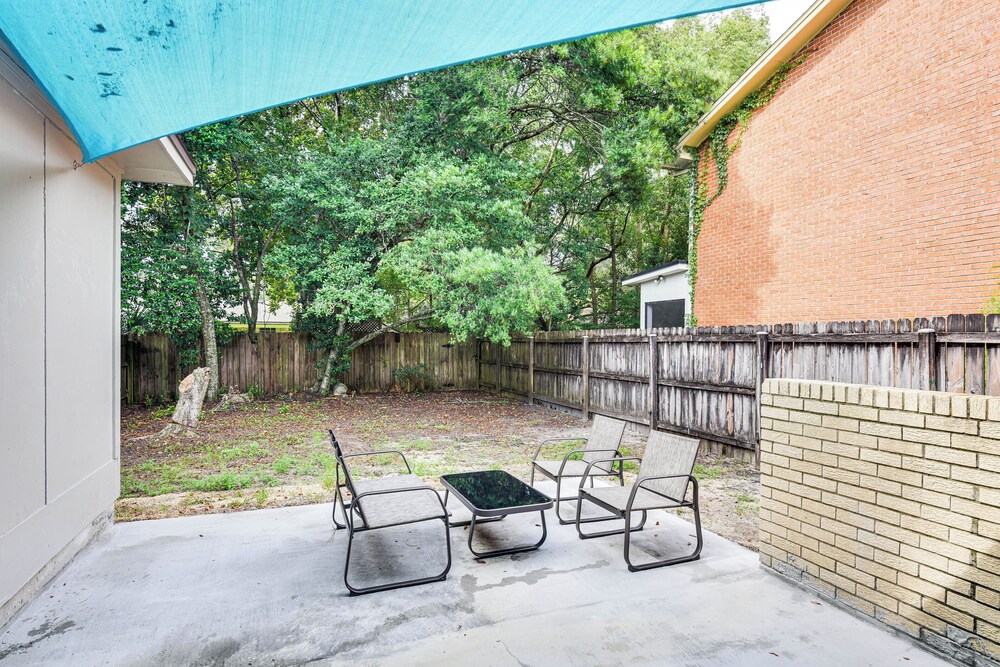 2 Mi to Garniers Beach Park: Pet-friendly FWB Home