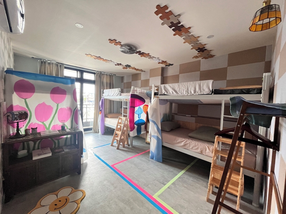 Daisy Light Hostel