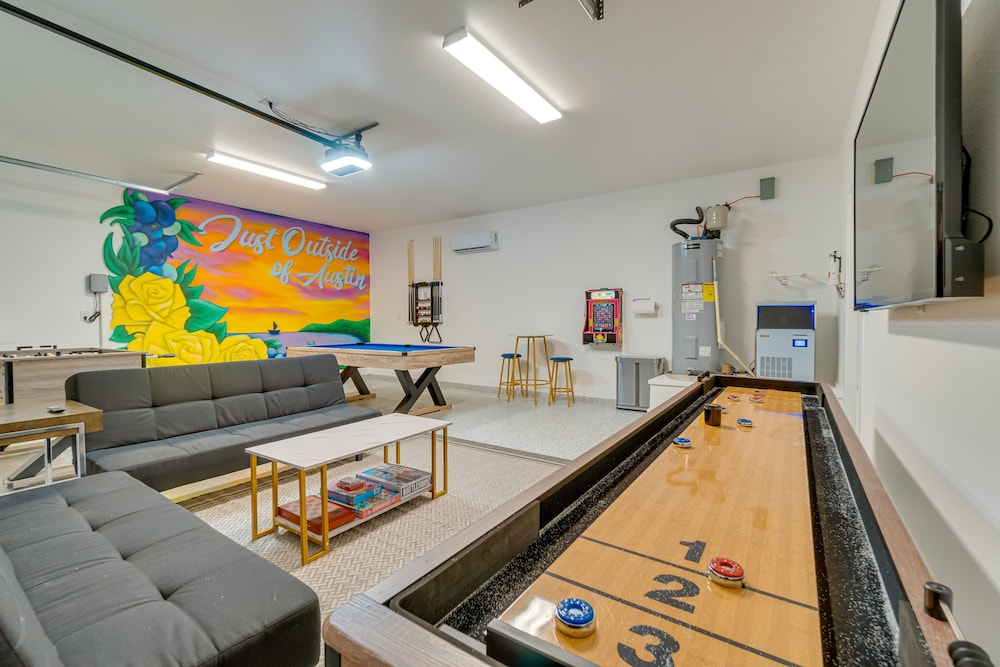 Lago Vista Home w/ Game Room Outdoor Tub! - Property Image 23