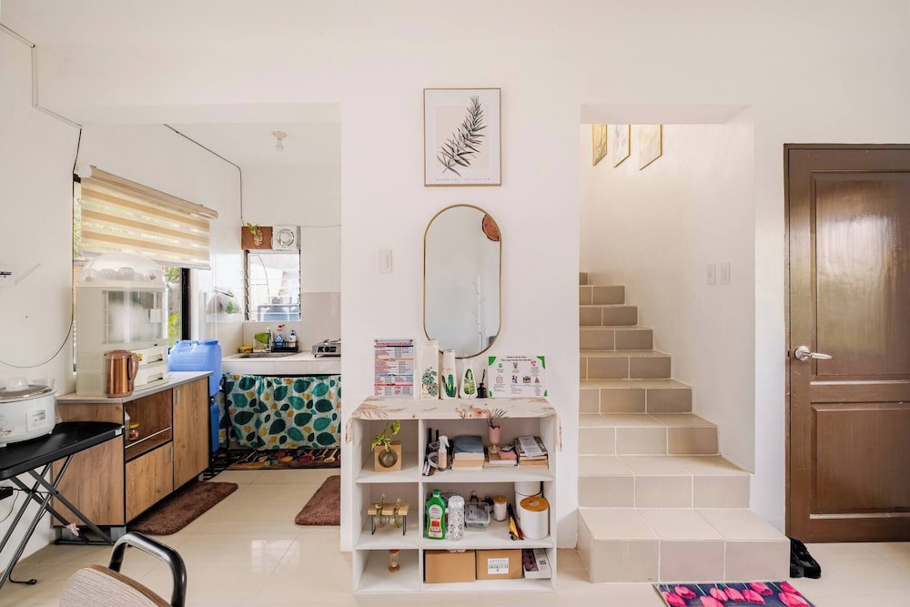 Charming Iloilo City House With Garden View