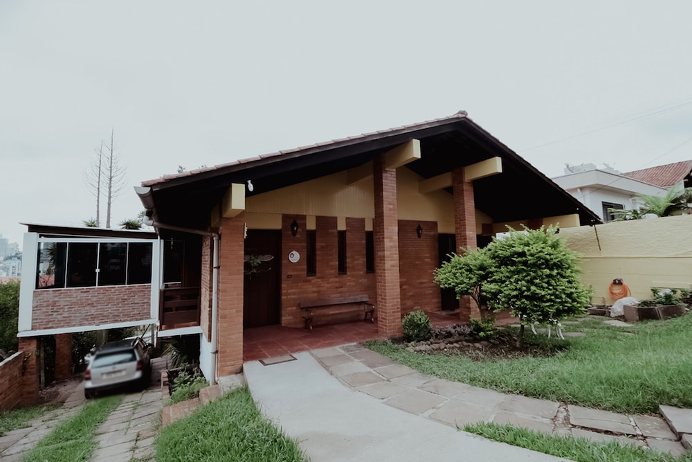 Tima Casa Ampla em Localiza o Privilegiada