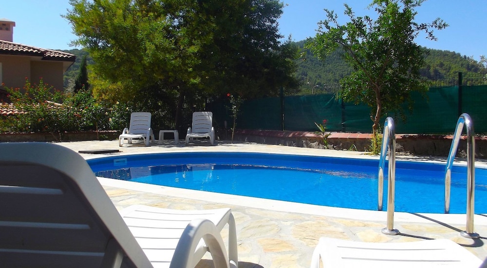 Villa Olive by Villa Safiya view 4