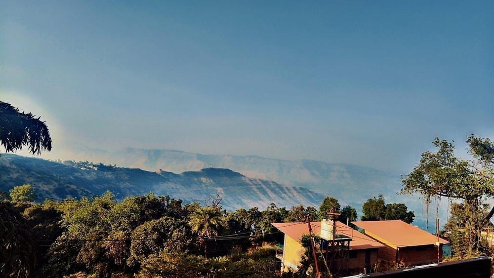 Hotel Panchgani Crown