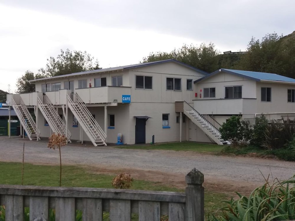 Mahia Beach Motel and Holiday Park