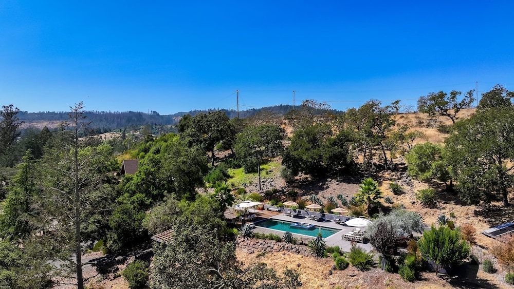 Kenwood Vista by Avantstay 7acres w Pool Fire Pit Vineyard Views