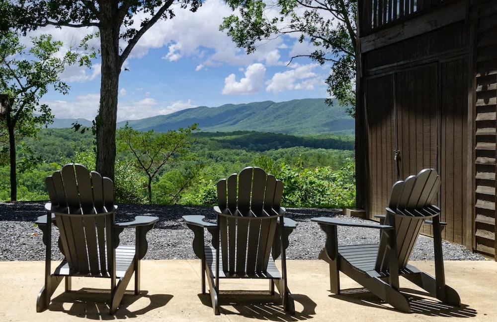Shenandoah Retreat - Family Home
