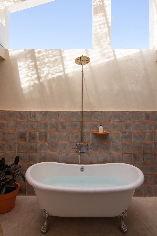 NOA by DW - Property Image 1