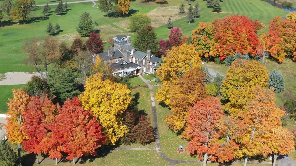Thousand Island Hart House view 5