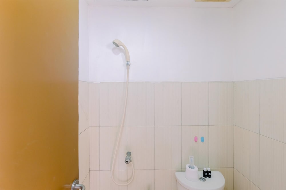 Good Deal And Homey Studio At Margonda Residence 4 Apartment, Depok - 12