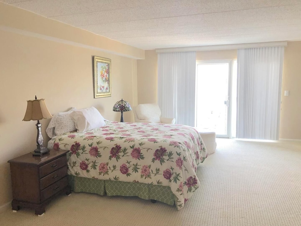 Collins Avenue 100 #309