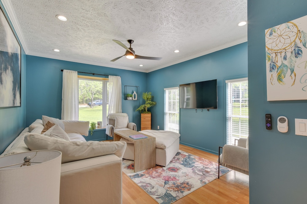 'peacock Landing' in Vass: Game Room & Shared Pool